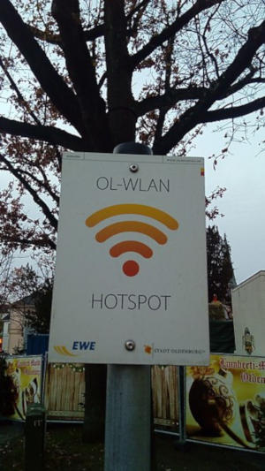 Hinweisschild auf einen WLAN Hotspot in Oldenburg